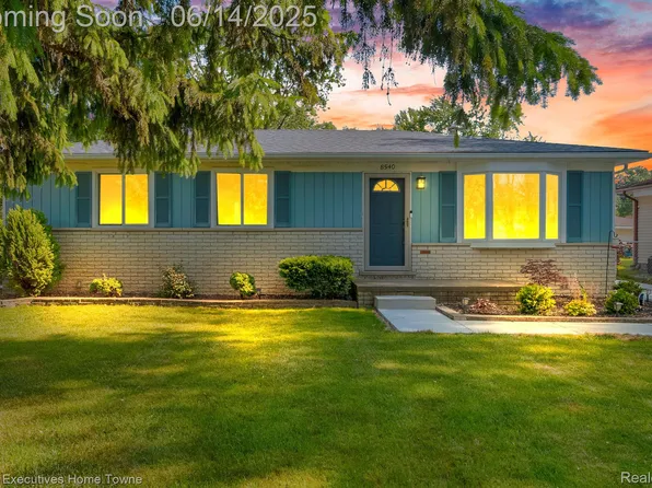 8540 Russell St, Shelby Township, MI 48317