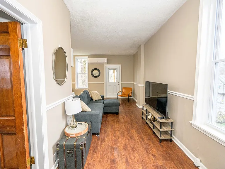 211 E Main St #B — Photo 5