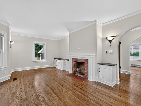 5th image of 358 N Main St