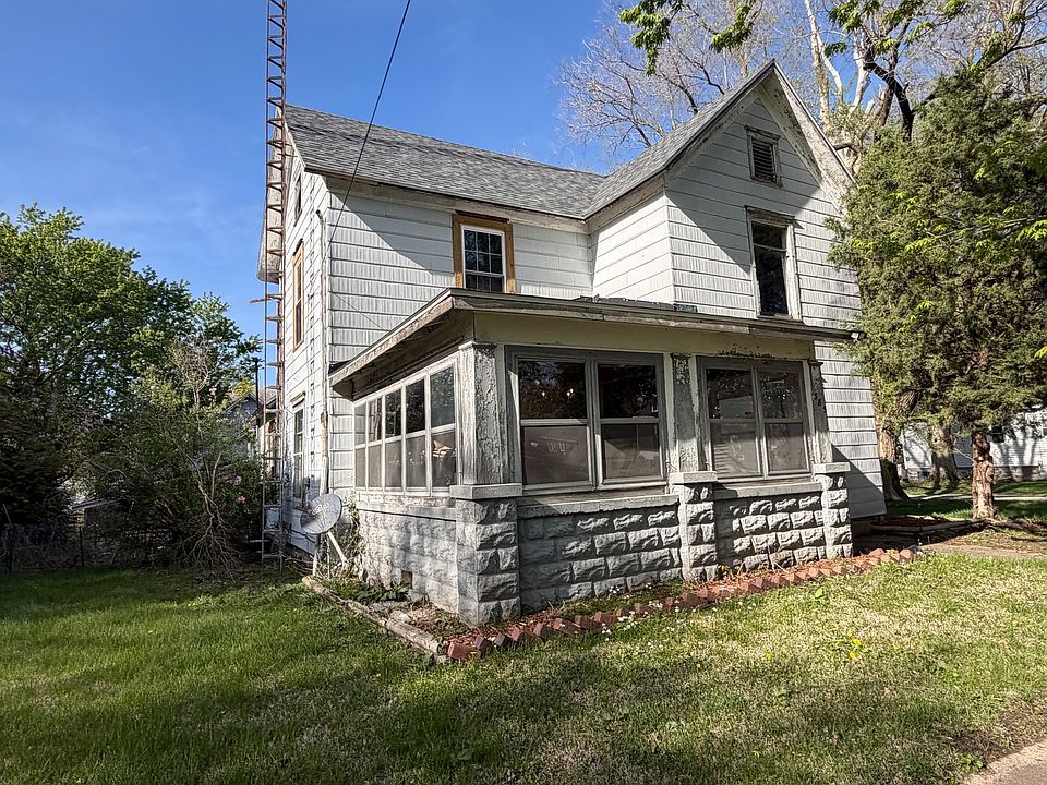 1st image of 385 E Main St