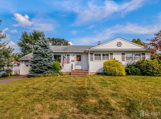 984 Feather Bed Ln, Edison, NJ 08820