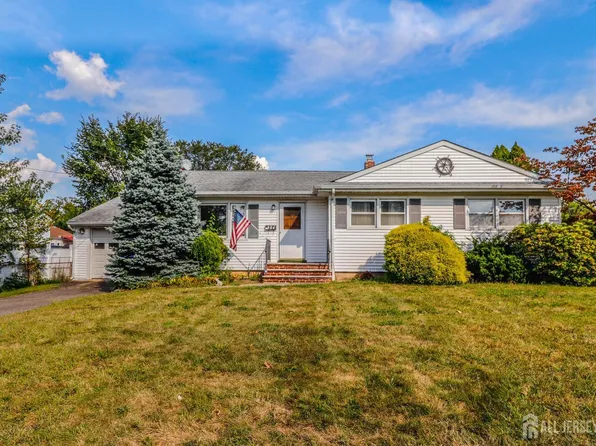 984 Feather Bed Ln, Edison, NJ 08820