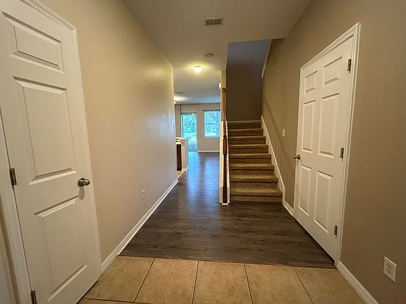 3rd image of 19238 Stone Hedge Dr