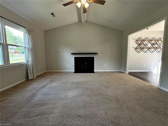 3rd image of 405 Cypress Dr