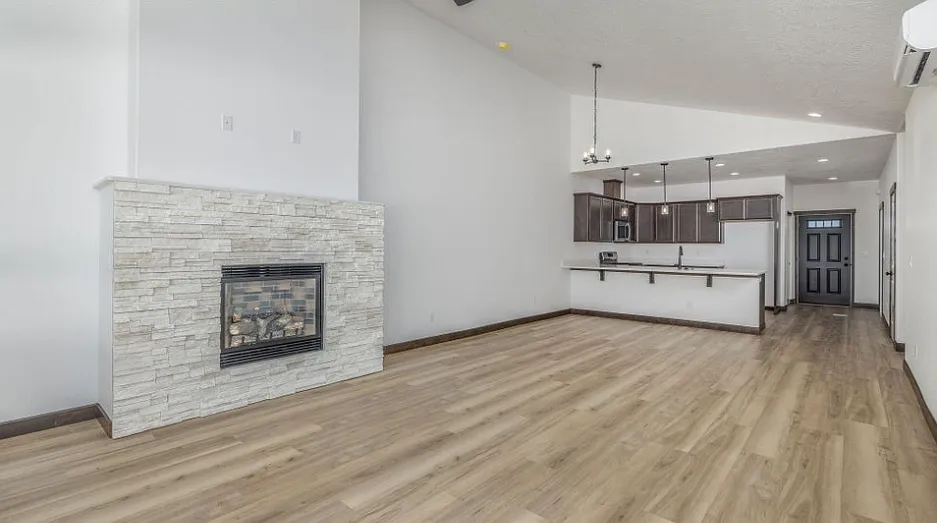 2 bed, 1262 sqft, $2,350 — Photo 2