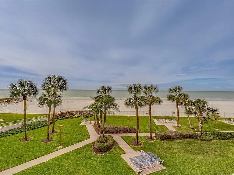 17900 Gulf Blvd #2E — Photo 1