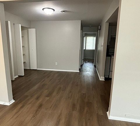 3rd image of 1103 Evans Ave #11193390