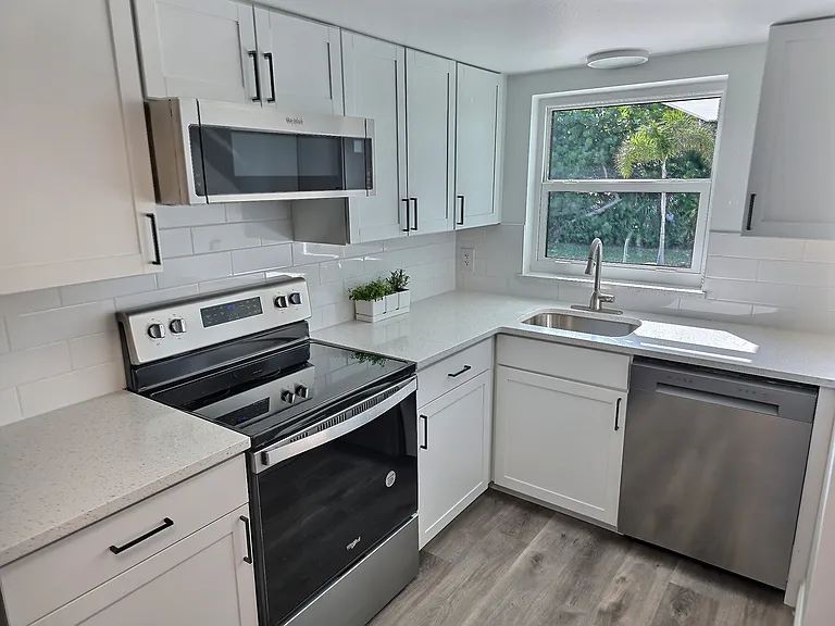 440 3rd Ave — Photo 5
