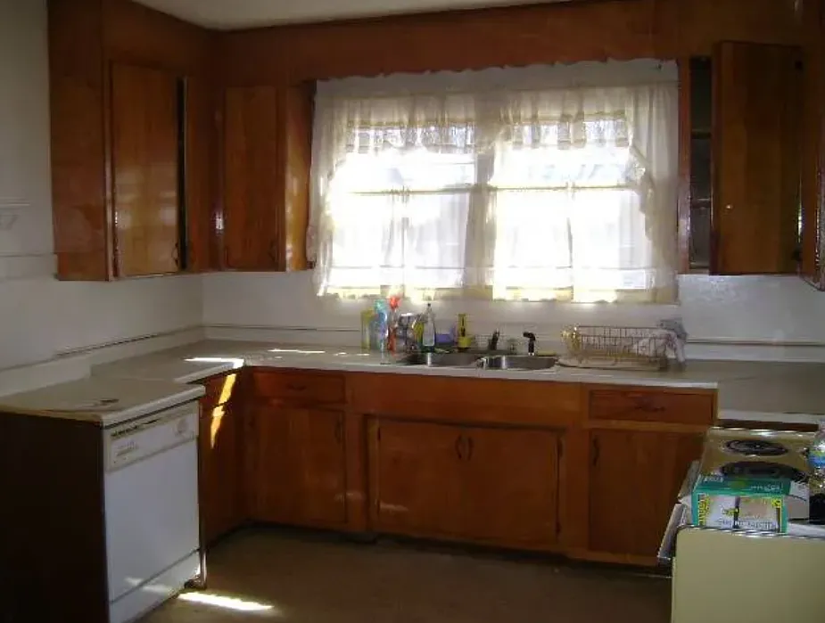 8 Smith Street Gville $1495/mo 2/1 — Photo 2
