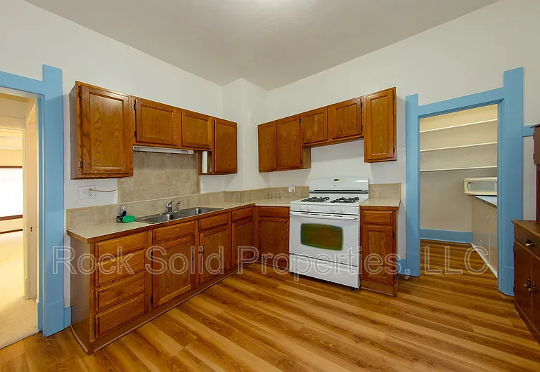 1216 Talbot Ct — Photo 10