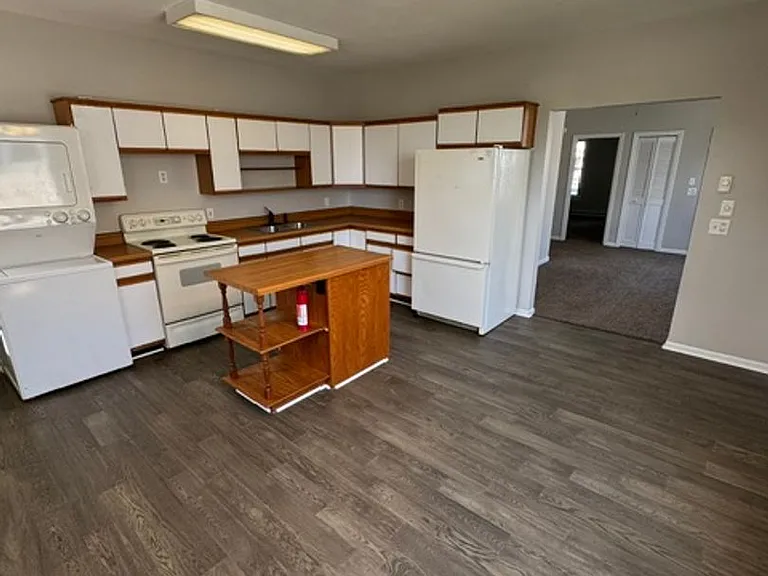 1610 Cass St — Photo 3