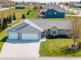 1360 Carolyn Blvd, Mayville, WI 53050