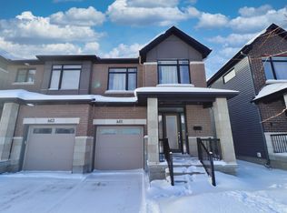 461 Fernside St, Ottawa, ON K1T0M1