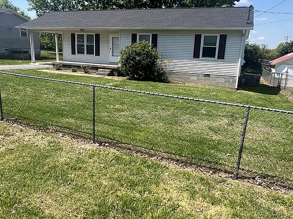 4th image of 17031/2 Gordon Rd N