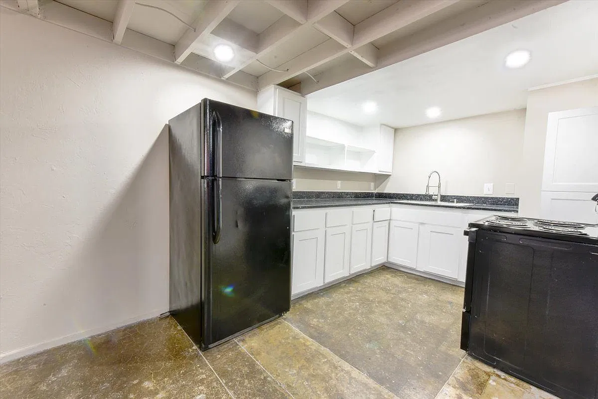 Harwood Lofts — Photo 3