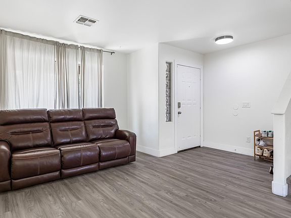 3rd image of 40854 W Hayden Dr