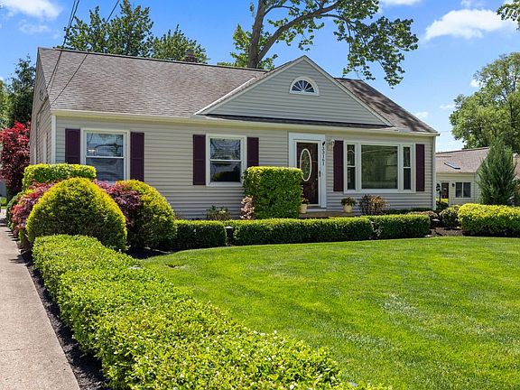5th image of 33161 Lake Rd