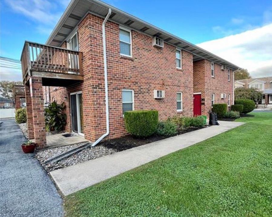 1st image of 717 N Saint Elmo St APT 1