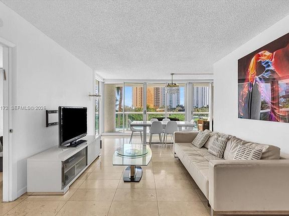 4th image of 16400 Collins Ave APT 342