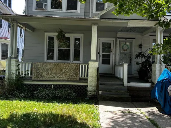 36 Ridgeway St, Mount Holly, NJ 08060