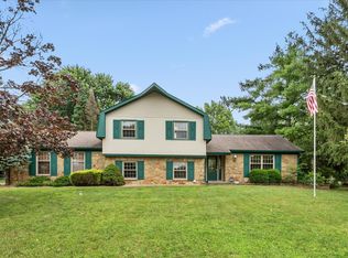 5981 Oak Hill West Dr, Plainfield, IN 46168