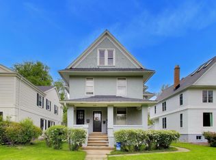 1458 Lake Ave, Wilmette, IL 60091