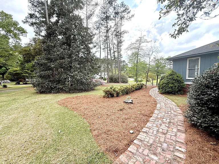 121 Cooper Cir — Photo 3