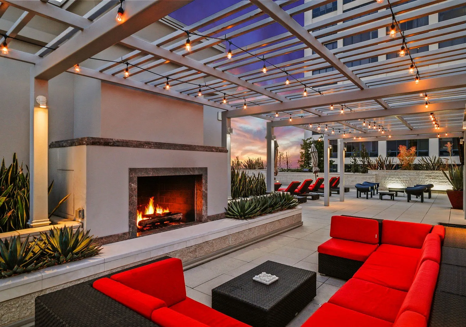 Wilshire Victoria Westwood Apartments — Photo 2
