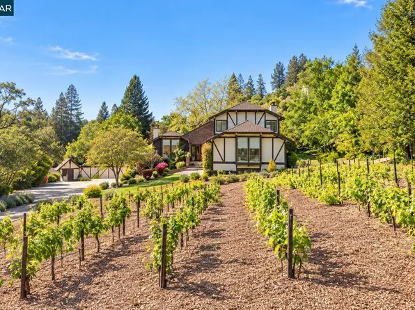 945 Stow Ln, Lafayette, CA 94549