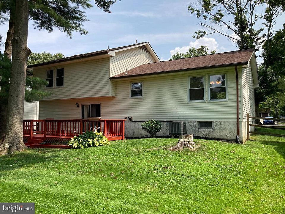 2nd image of 10006 Herding Row