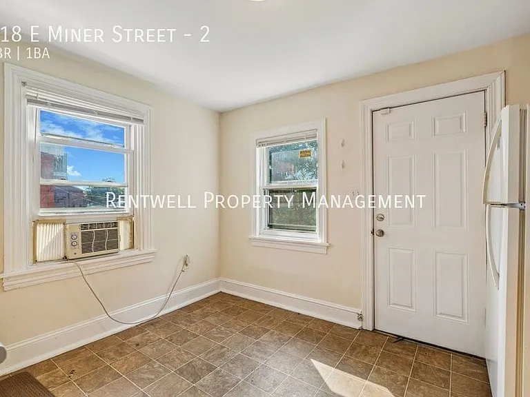 118 E Miner St #2 — Photo 5