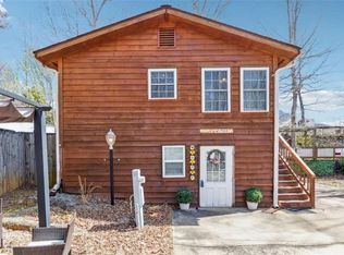 65 Bear Mountain Trl, Cleveland, GA 30528