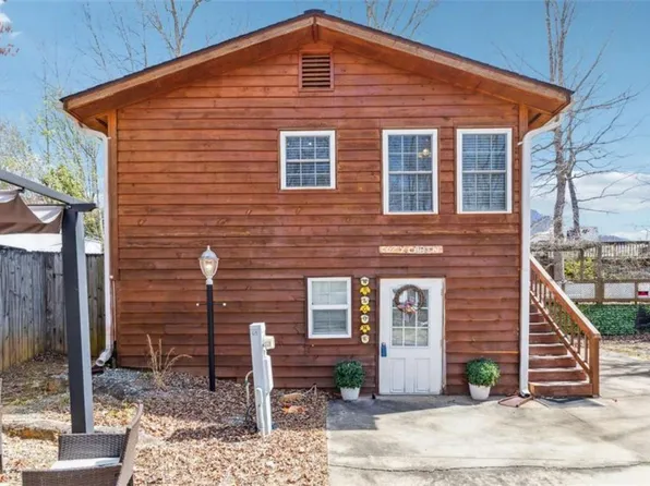 65 Bear Mountain Trl, Cleveland, GA 30528