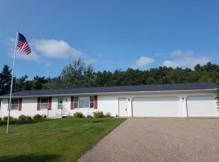 317 Hanson St, Rosholt, WI 54473