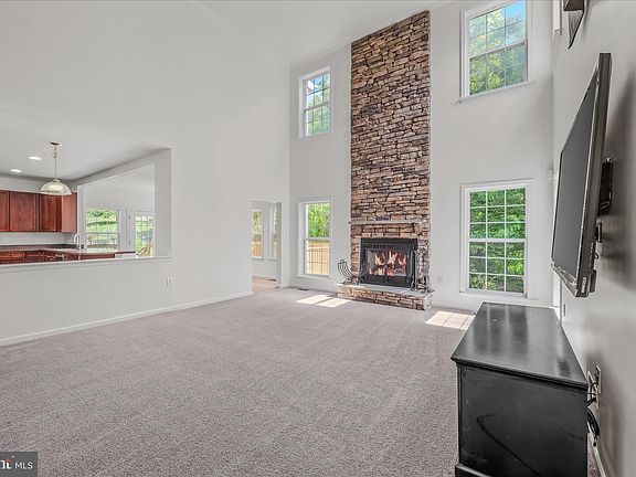 5th image of 169 Rubens Cir