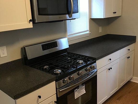 3rd image of 874 Clarks Ln