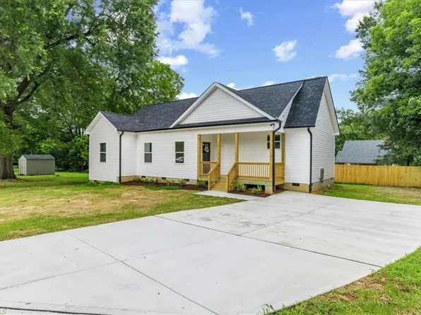 1034 Washington St, Burlington, NC 27217