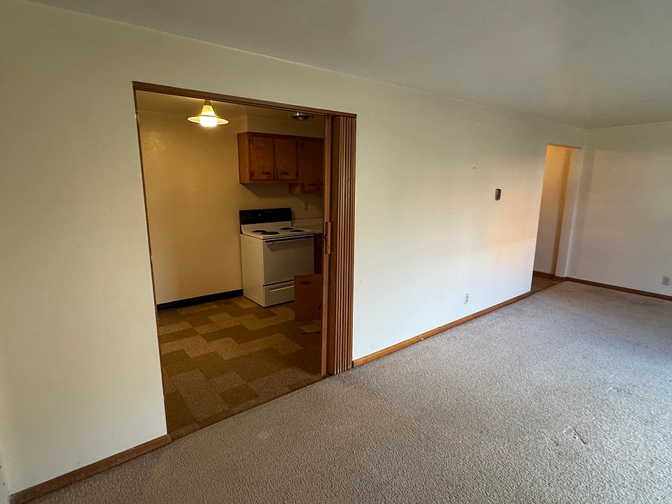 1st image of 106 Kenneth St #A