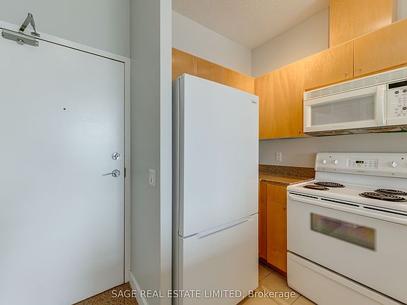 5th image of 373 Front St W #208