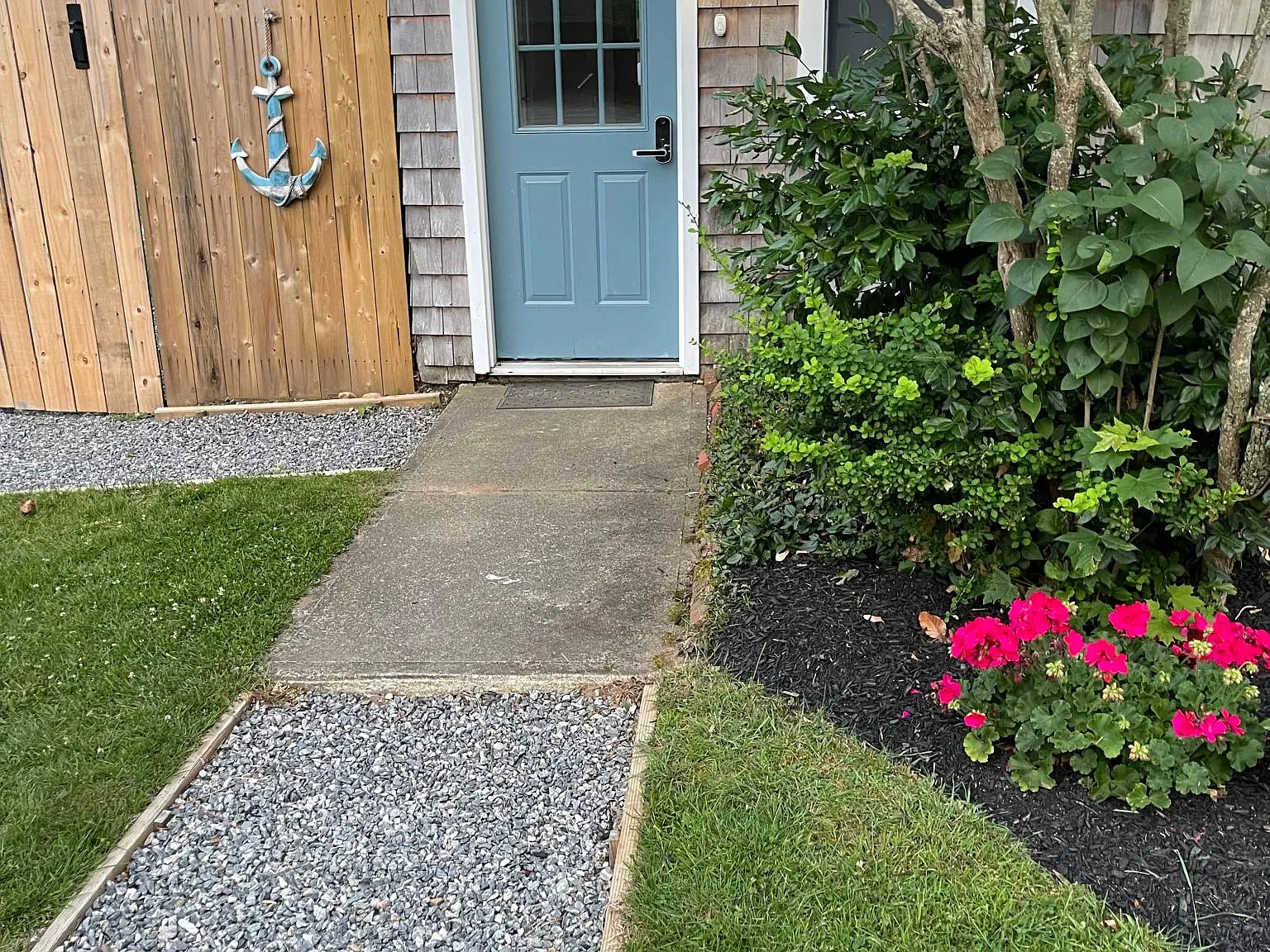 104 Hatch St — Photo 3