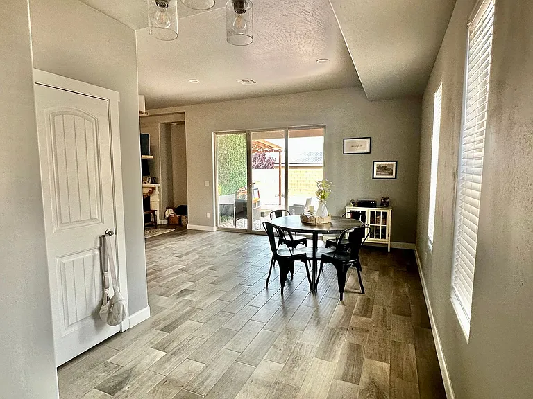 1077 El Nido Dr — Photo 23