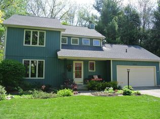 52022 Old Post Ln, Granger, IN 46530