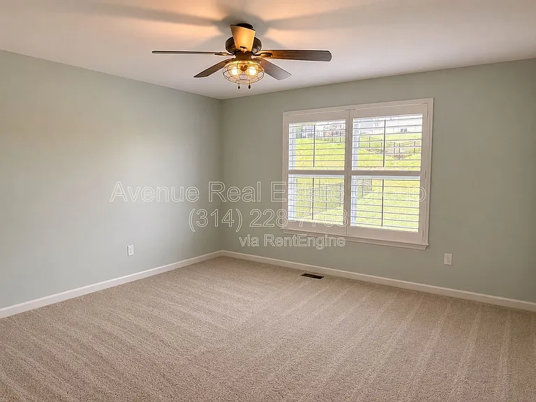 1016 Westlake Village Dr — Photo 8