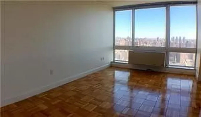 Rented by Manhattan Management Group | media 2