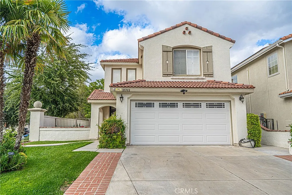 4 bed, 2.5 bath, 1963 sqft, $4,650 — Photo 1