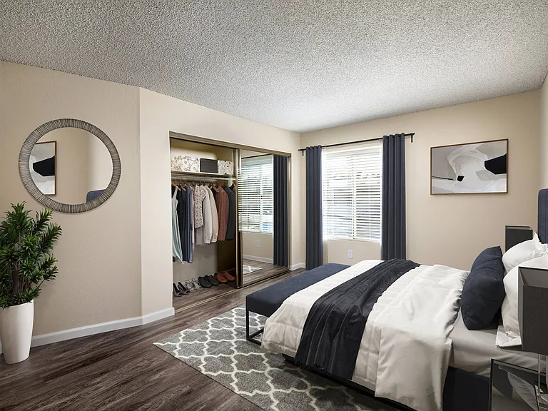 Warner Pointe — Photo 5