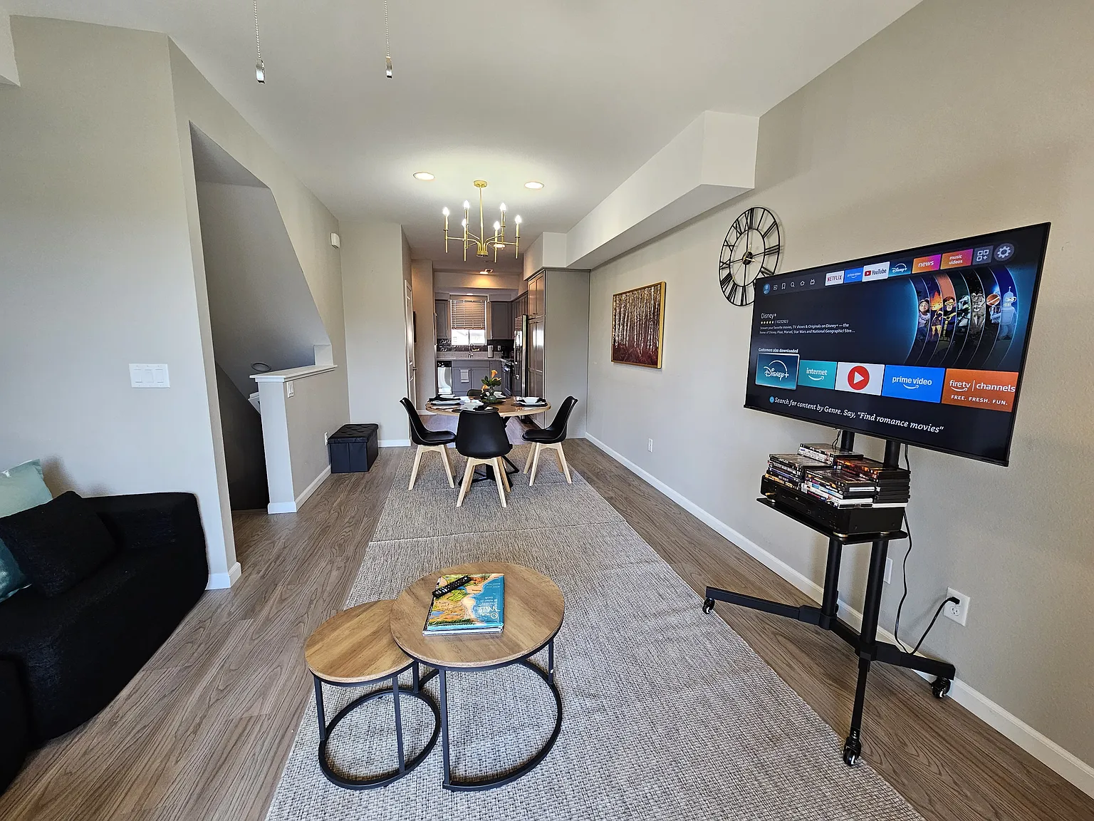 2 bed, 1261 sqft, $2,850 — Photo 2