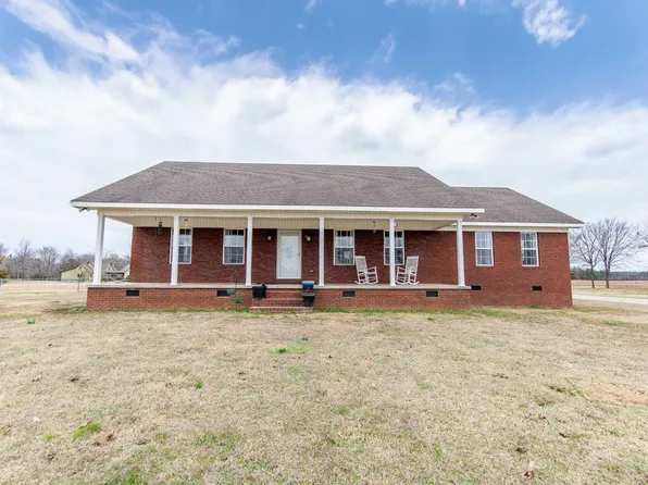 85 Dr Williams Dr, Michie, TN 38357