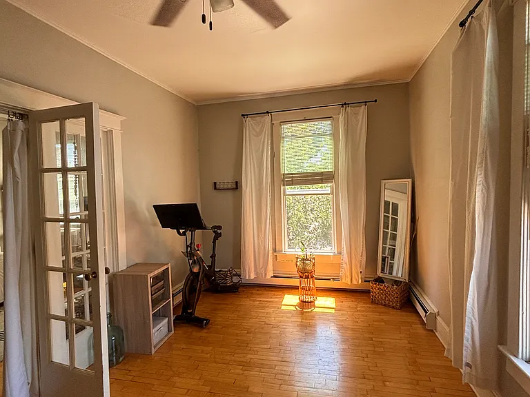 417 N Durkee St #8 — Photo 10