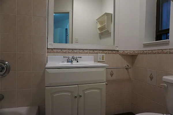 Rented by Proper Real Estate, LLC | media 4